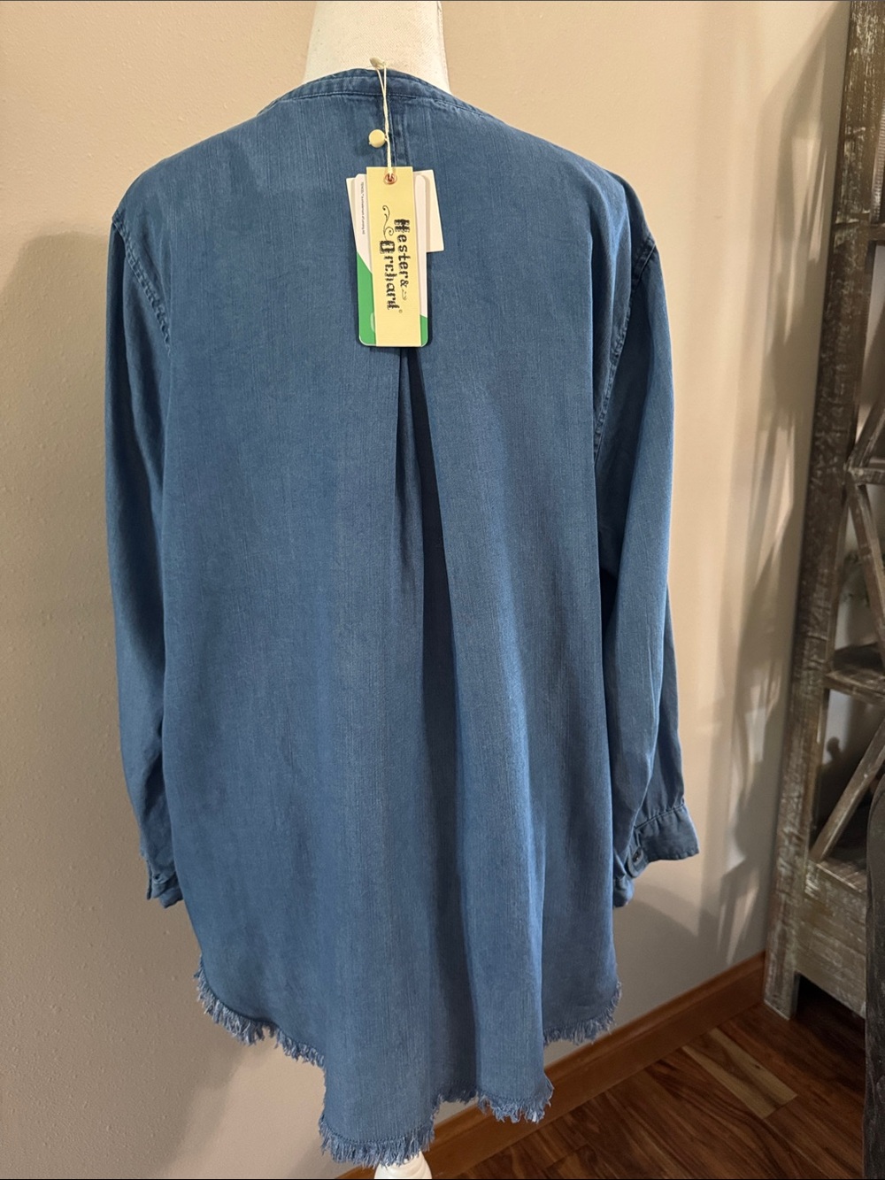 NWT Women’s Denim Tunic Top with Frayed Hem - Large - Picture 2 of 8